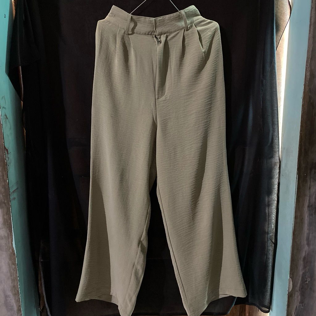 Celana Kulot Warna Sage | Preloved