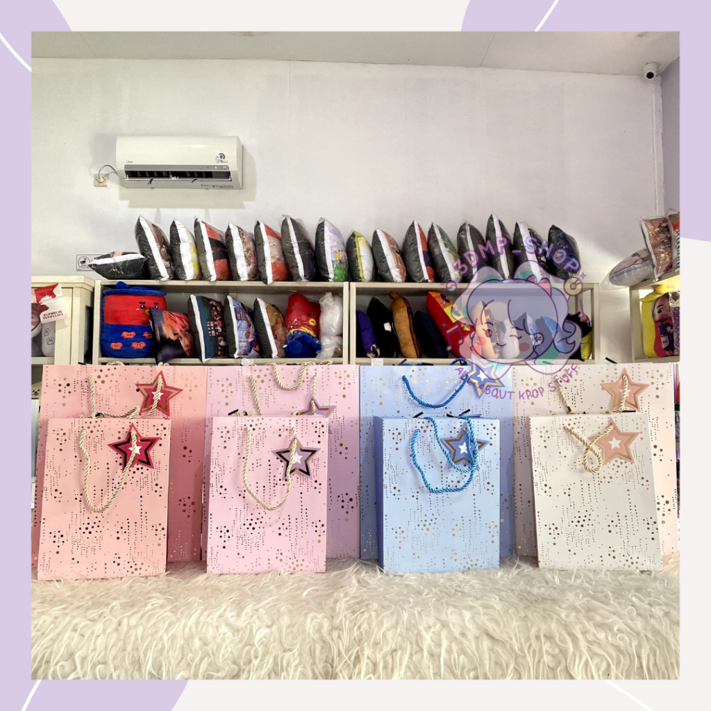 

PAPERBAG MOTIF BINTANG PITA DAUN