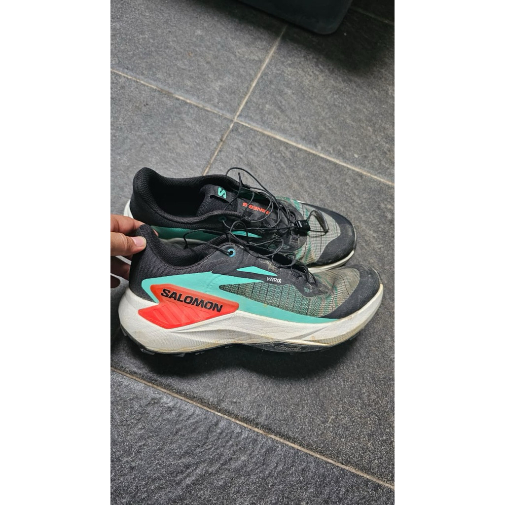 Preloved Sepatu TRAIL run merk SALOMON