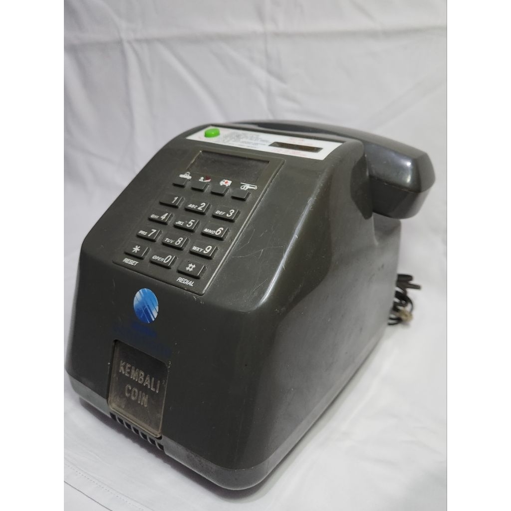Telephone Koin Jadul Vintage