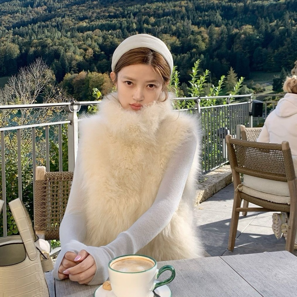 Rurui Closet - Rompi Bulu Rubah Imitasi Musim Dingin 2025 untuk Wanita, Rompi Bulu Rok Rumput Ramah 