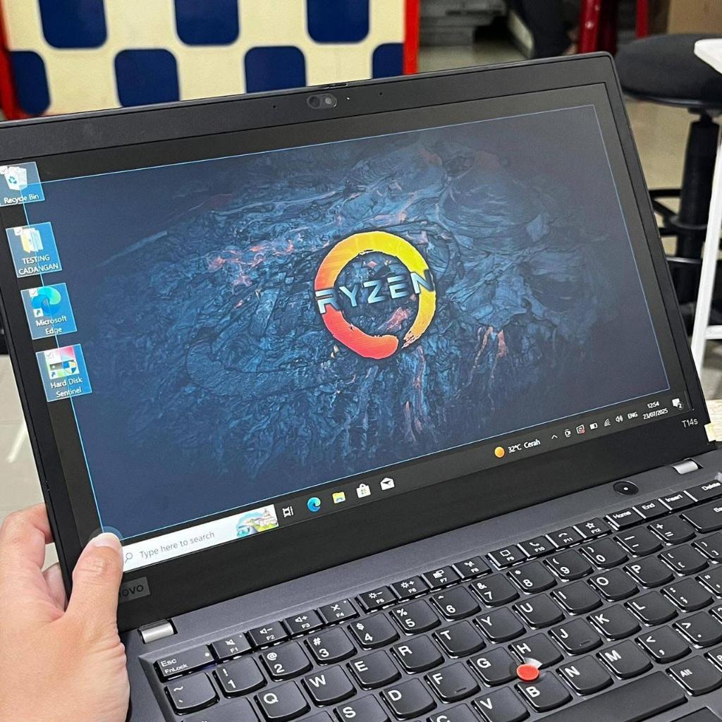 Lenovo ThinkPad T14s Ryzen 5 PRO AMD Radeon Graphics