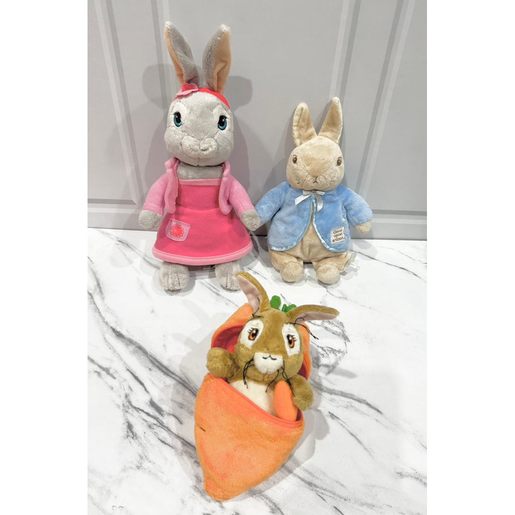 Boneka Plushie Lily Bobtail Peter Rabbit, Peter Rabbit Soft, & Peter Rabbit dalam Wortel Beatrix Por