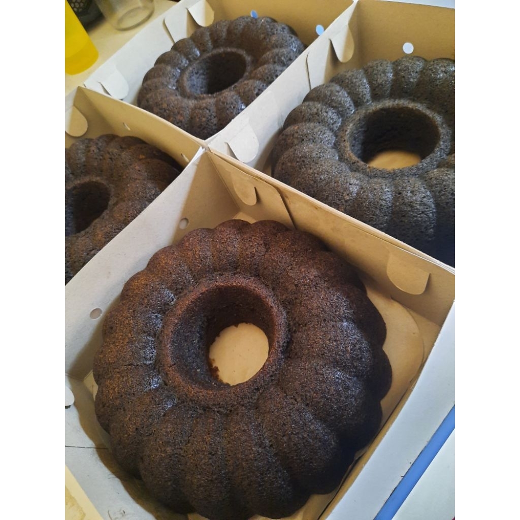 

bolu pisang ketan item