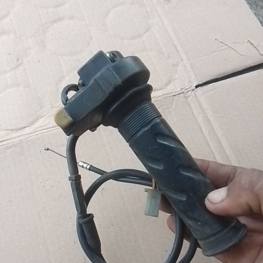 SAKLAR HOLDER KANAN SUPRA FIT LAMA SUPRA X LAMA ORIGINAL