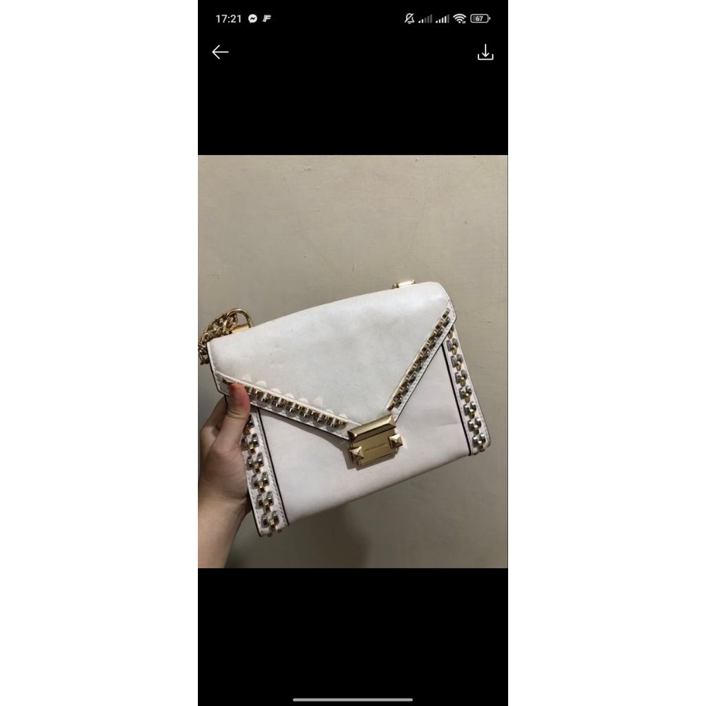 MK Whitney studed white