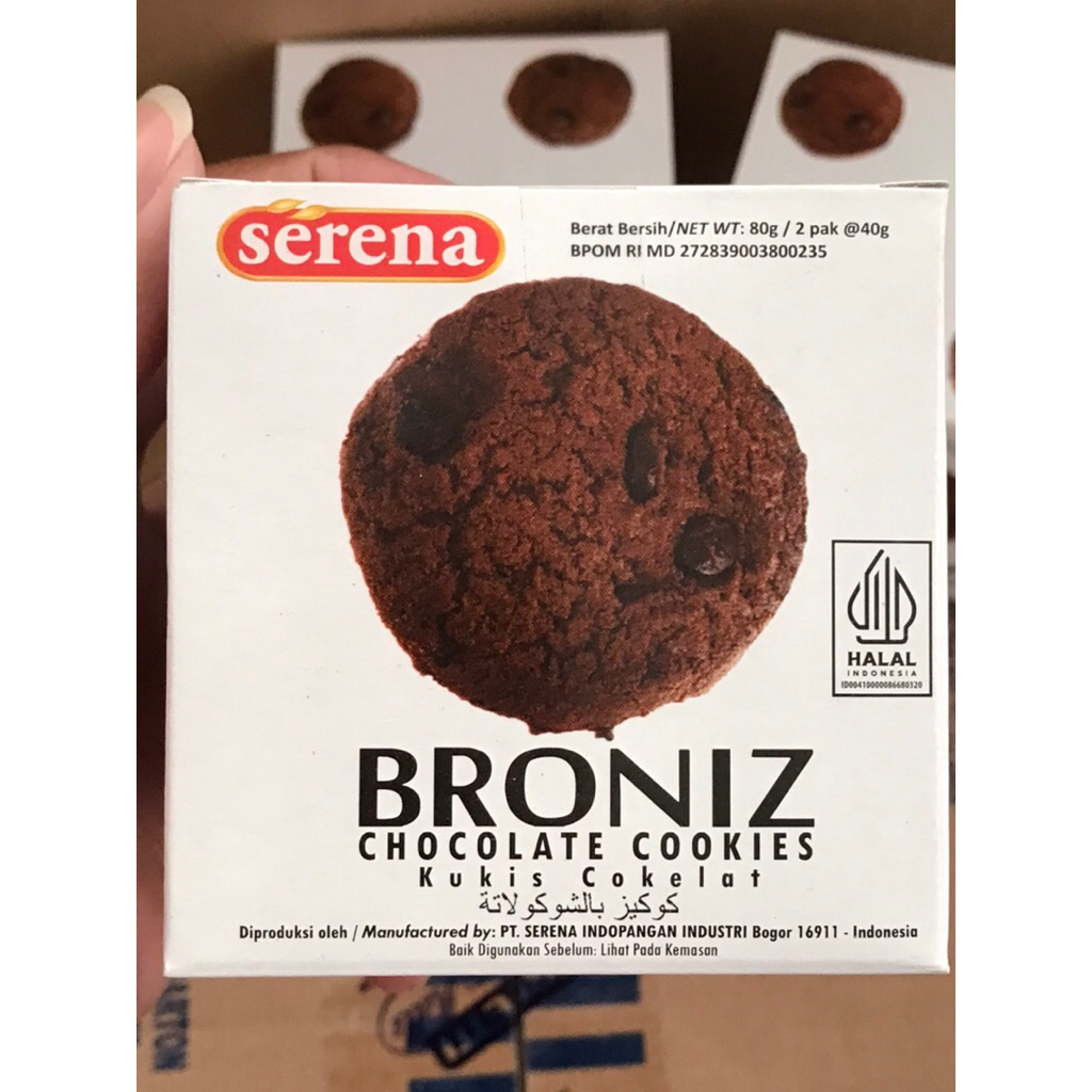 

Serena Broniz Chocolate Cookies 80gr, Biskuit Renyah Isi Krim Coklat Lembut