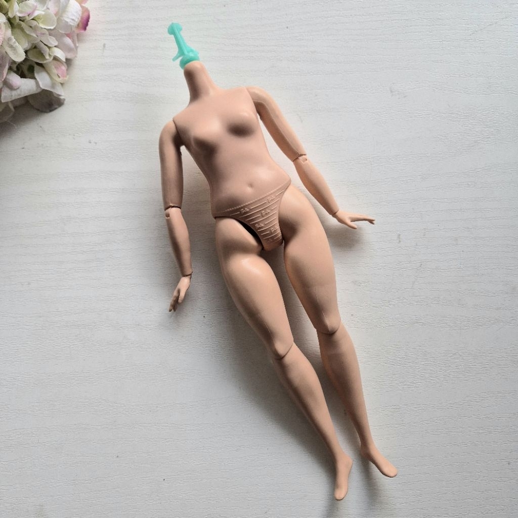 Body Boneka Barbie Mattel curvy artikulasi pivotal