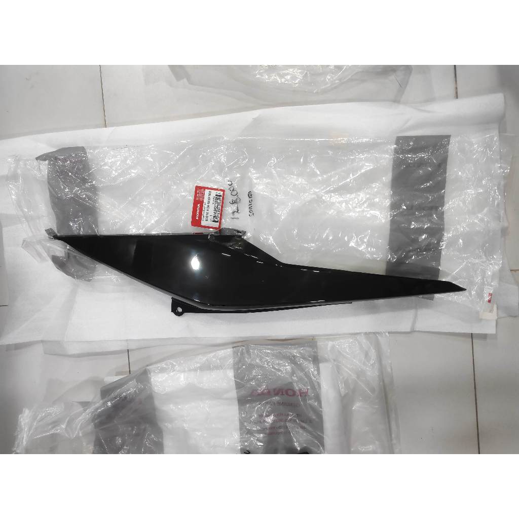 body belakang kanan sonic 150r ori