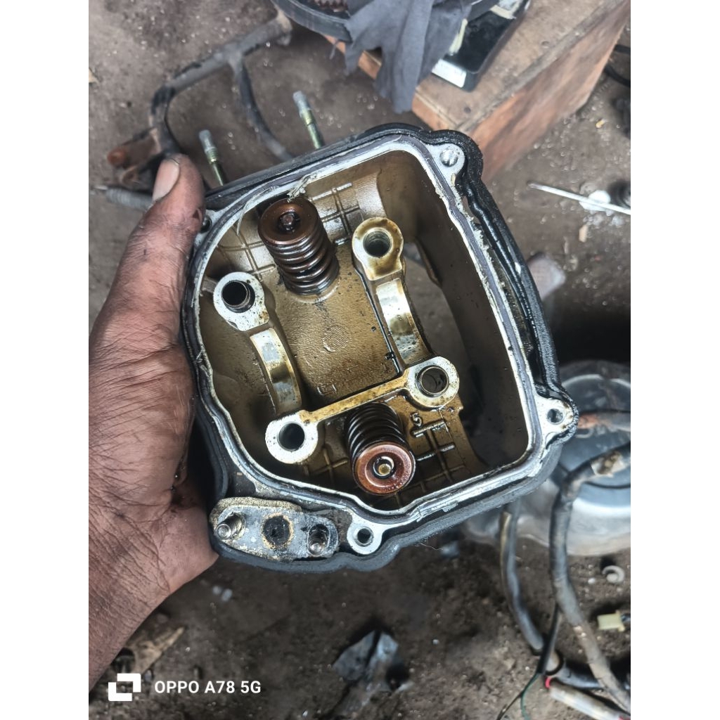 silender head Kymco libero free lx isi klep in uot