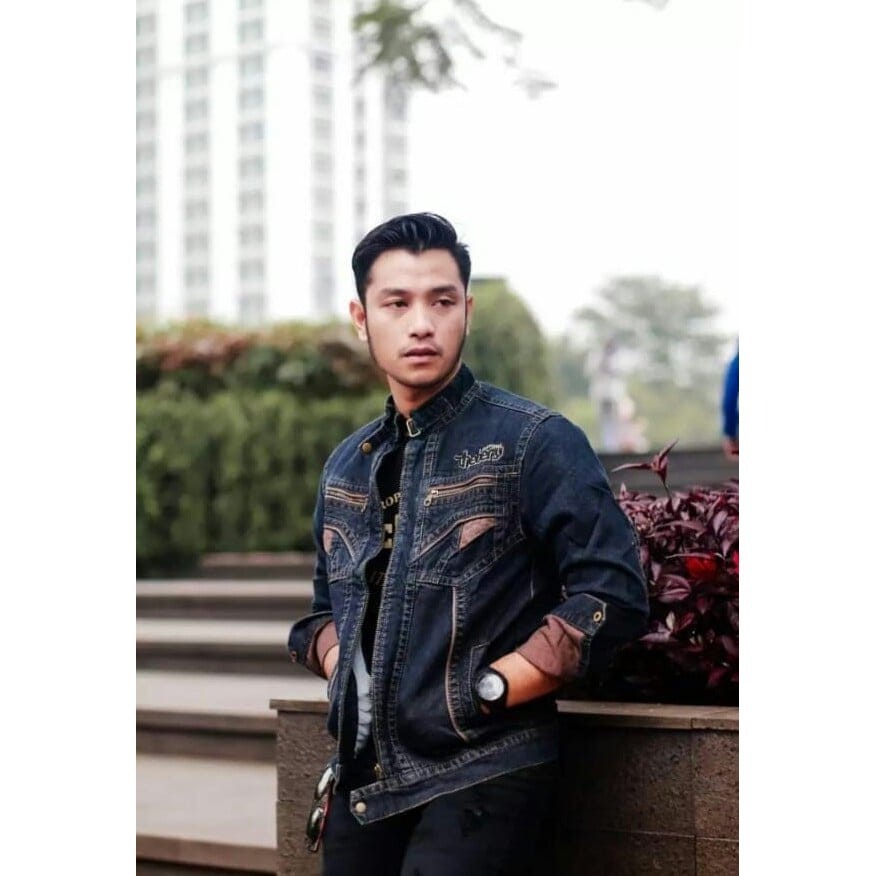 Jaket Jeans Resleting Pria Kerah