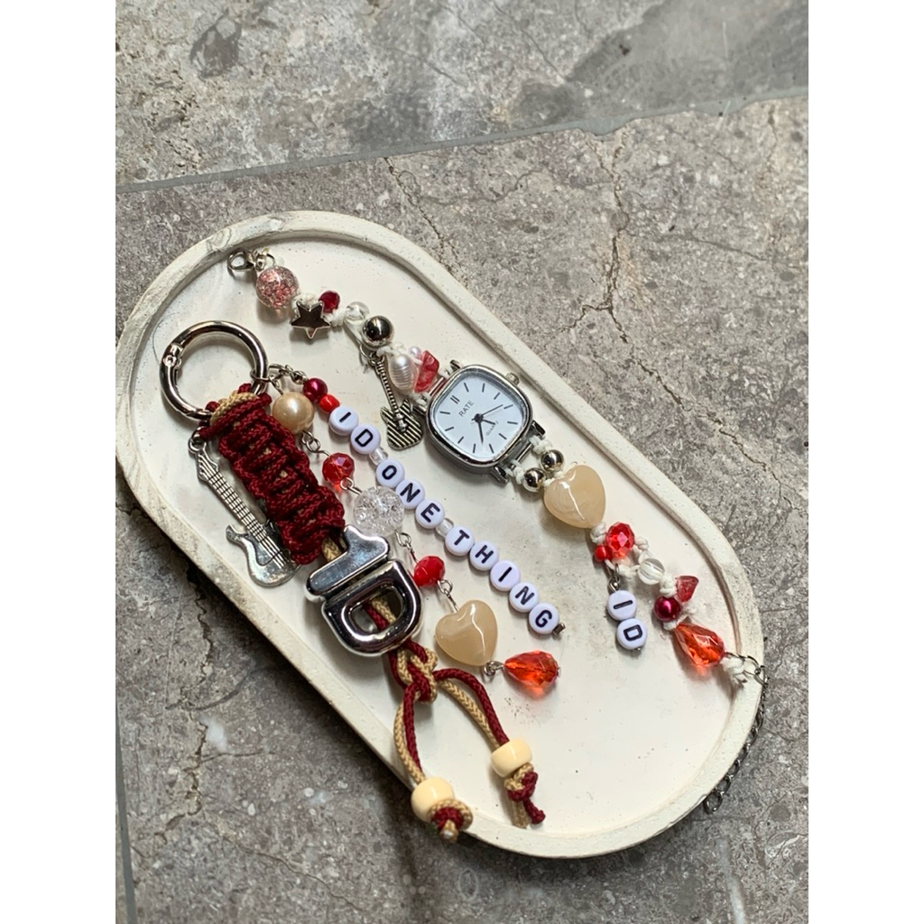 MADE BY ORDER, CUSTOMIZEABLE ONE DIRECTION 1D KEYCHAIN AND WATCH