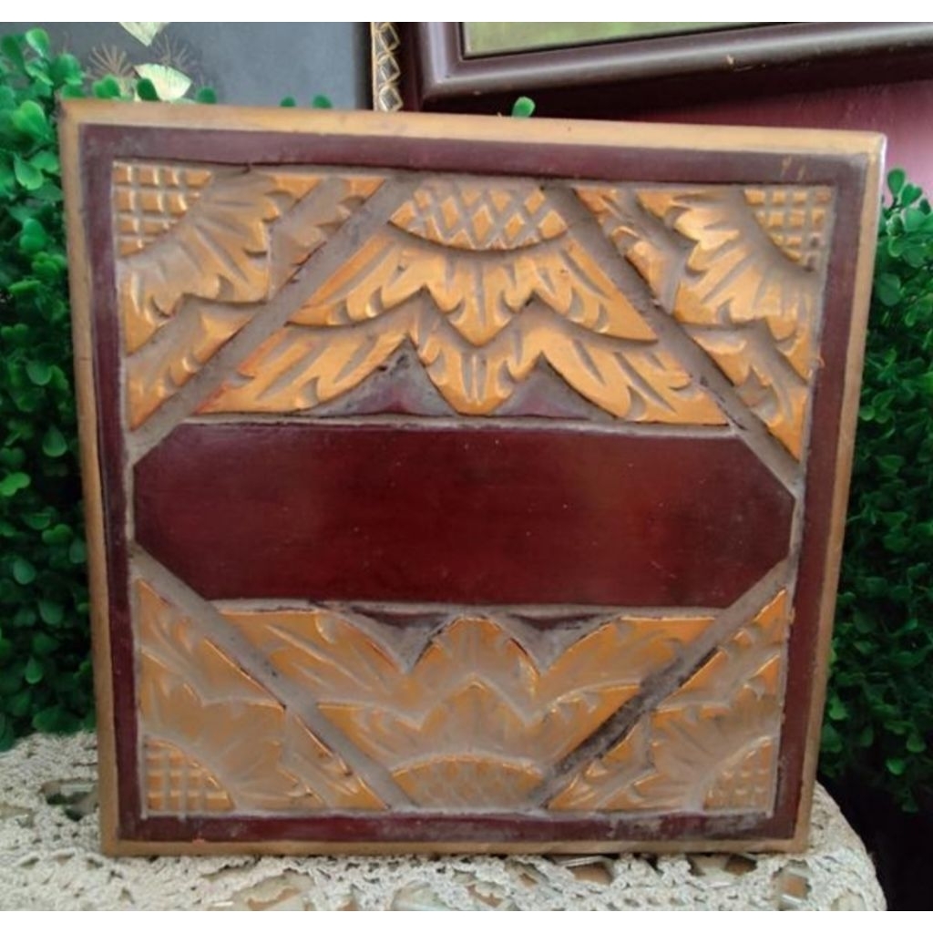 Kotak Perhiasan Antik Ukiran kayu tua Bunga handmade Seniman Bali 20cm