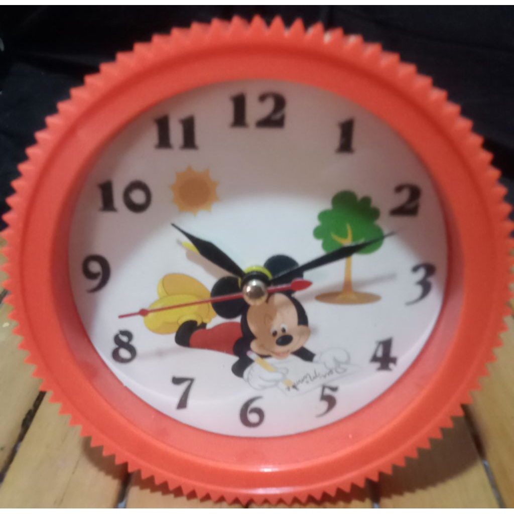 Jam Mickey Mouse