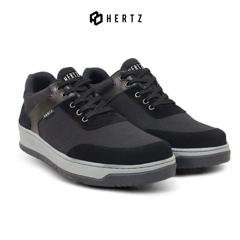 Hertz - Sepatu Sneakers Pria H 4701 Brand Hertz Sepatu Casual Kuliah Kerja Hangout Warna Hitam