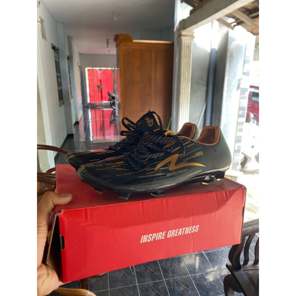 SEPATU BOLA SPECS ORI