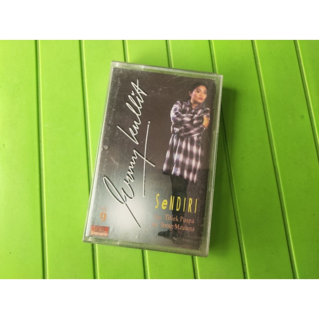 Kaset pita Ermy Kullit Sendiri