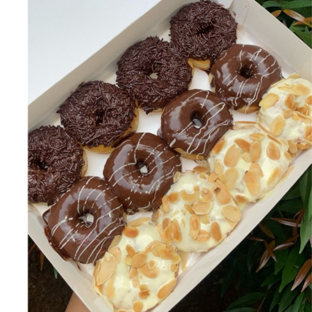 

DONAT MATANG ready setiap hari jam 11 pagi dan jam 3 sore