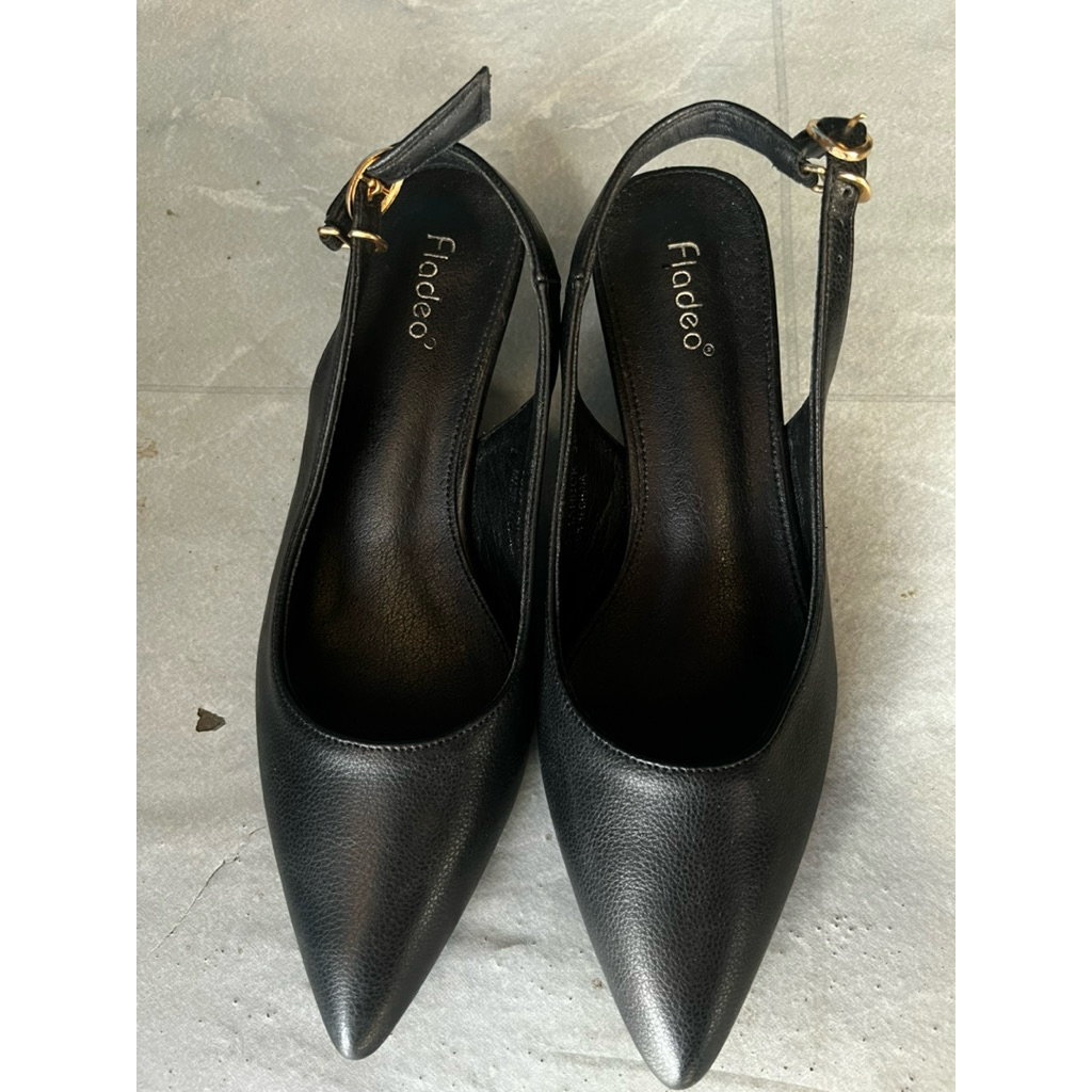 HEELS FLADEO HITAM PRELOVED