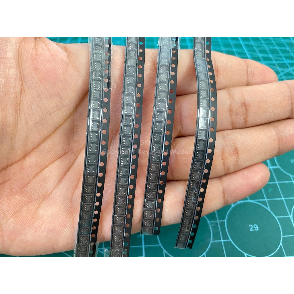 IC VCAQ REGULATOR KORG PA600 PA700 - 100% ORIGINAL