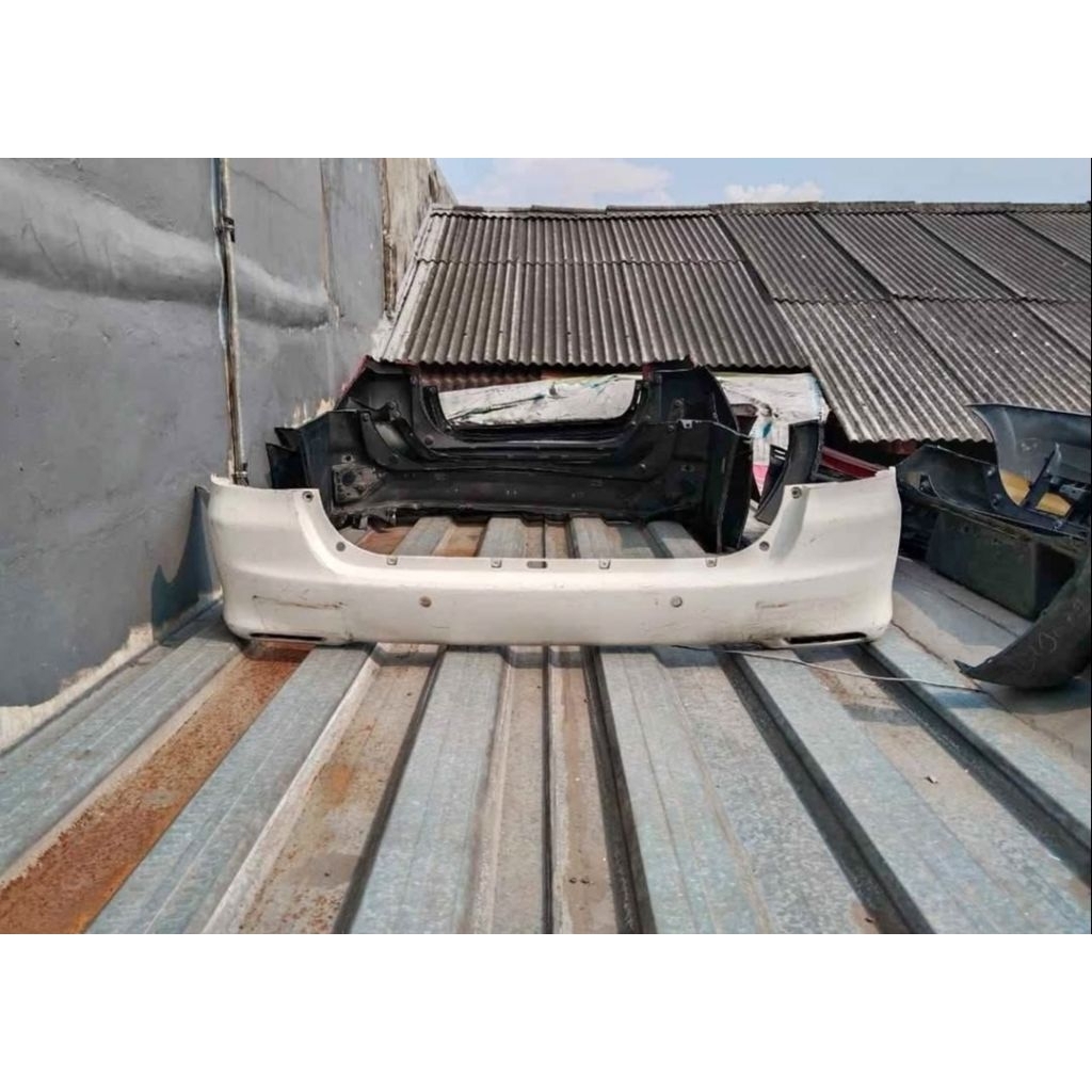 bumper bemper belakang Innova 2010 2011 2012 original