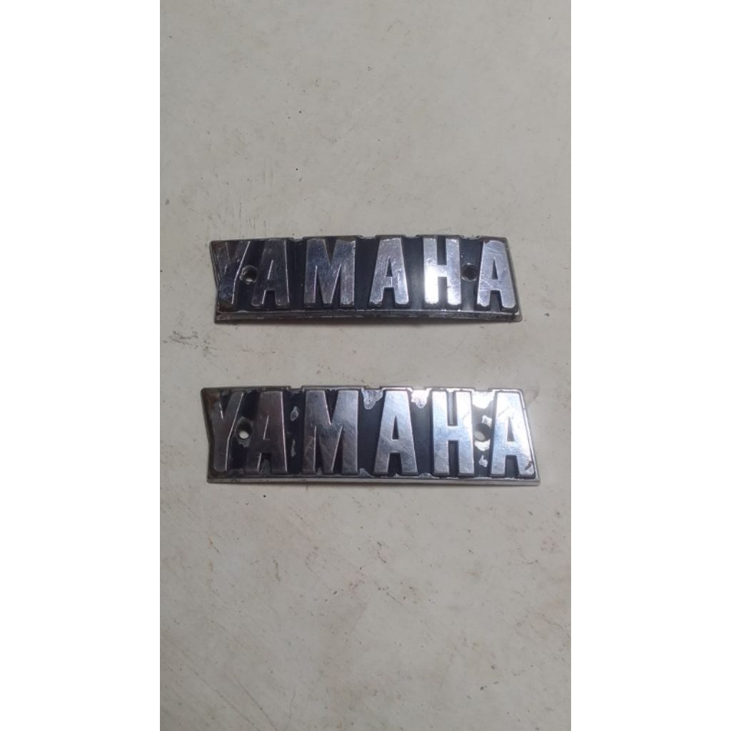 Emblem logo tangki yamaha L2super bekas original