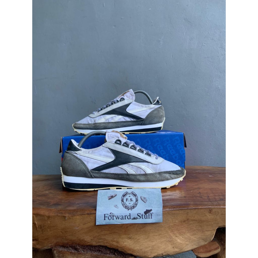 REEBOK AZTEC WHITE GREY BLACK
