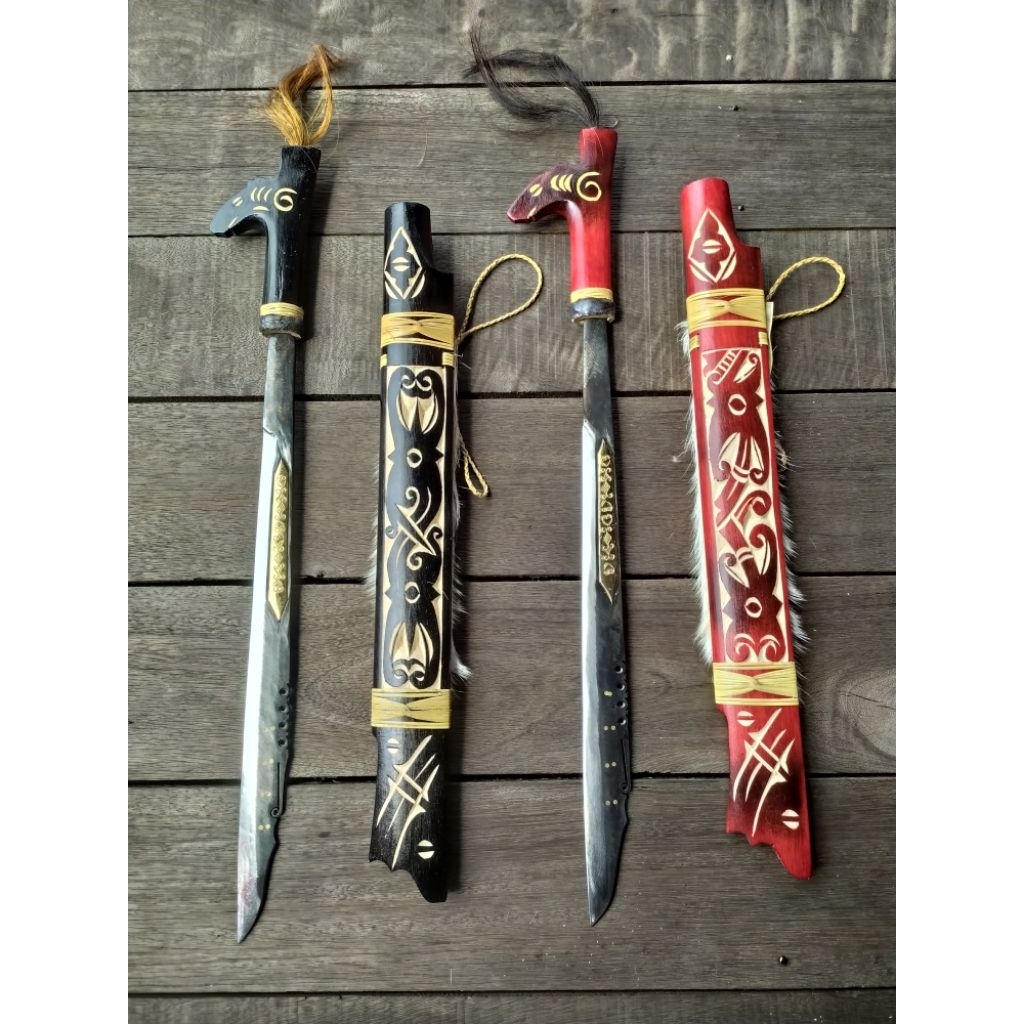 Mandau Khas Kalimantan