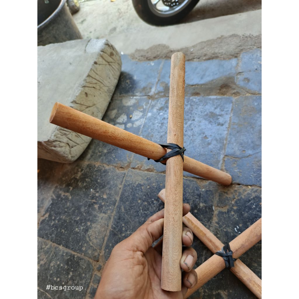 gulungan senar layangan kayu mahoni