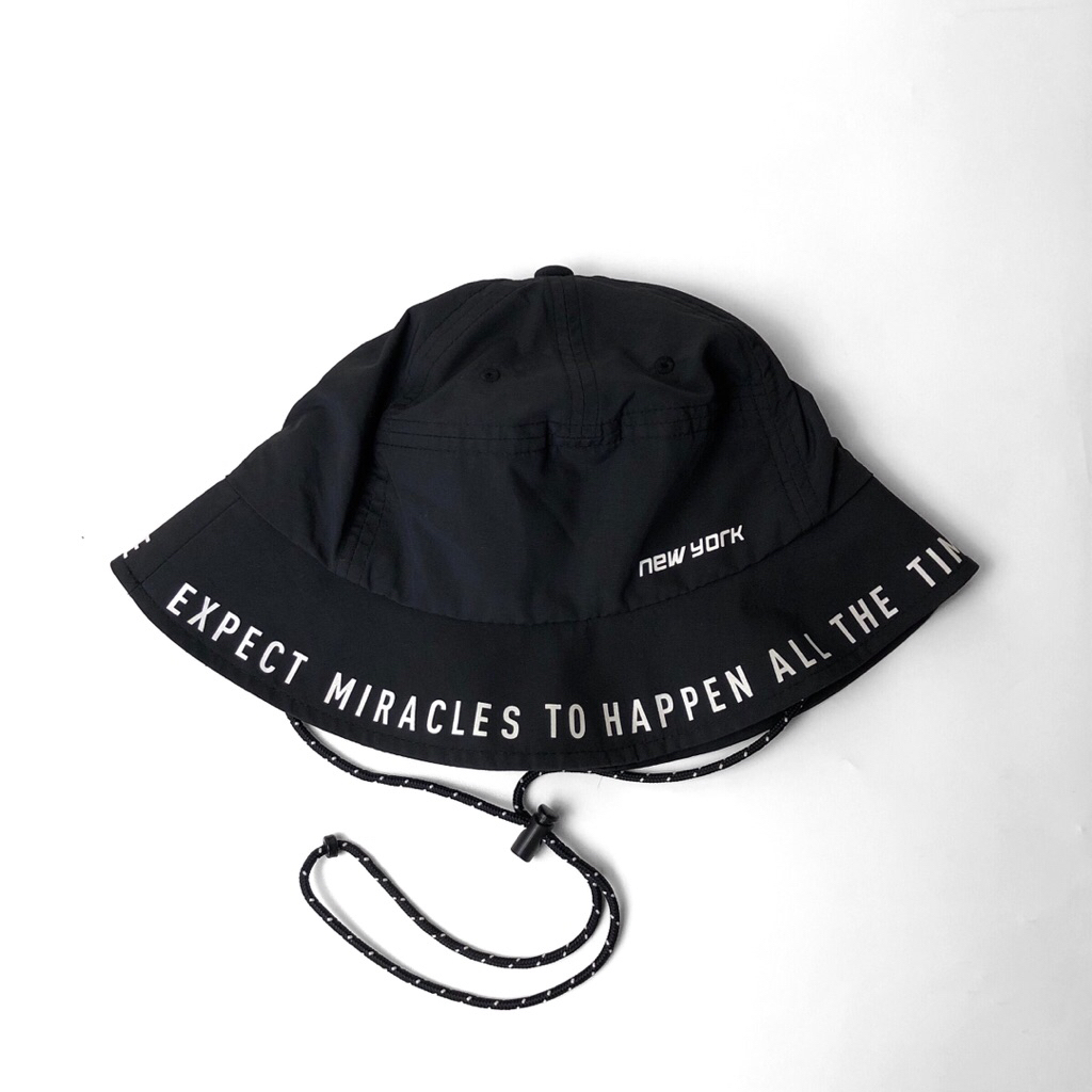 New York Script Bucket Jungle Hat Black