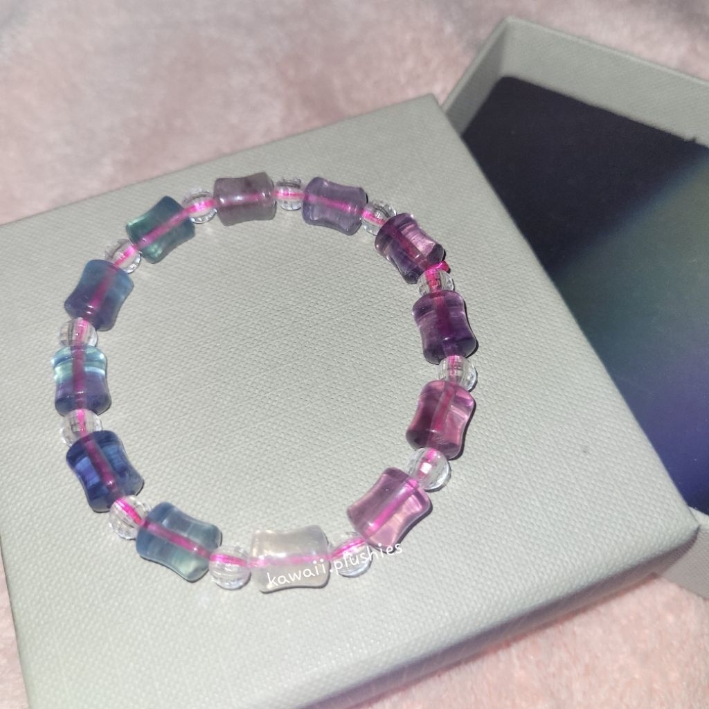 Gelang Batu Asli ada flourite , tsavorite/ garnet hijau , lepidolite HQ