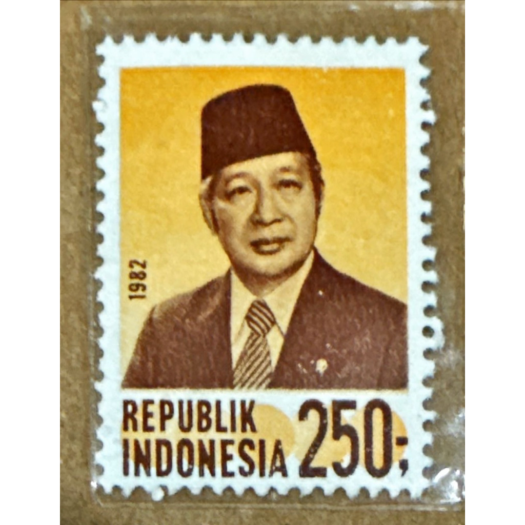

(BA) PRANGKO INDONESIA 1982 PRESIDEN SOEHARTO 1V SINGLE SET MINT.