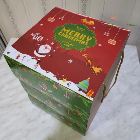 

Box Hampers Natal Christmas Size 22x22x10 cm Box Natal Box Bolu Chiffon