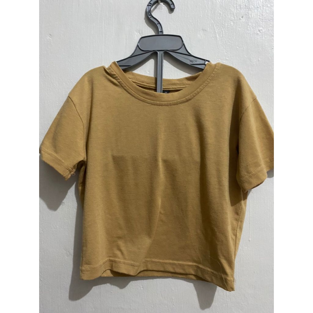 preloved baju kaos 10 ribu aj satuan warna nya di note atau kirim pesan