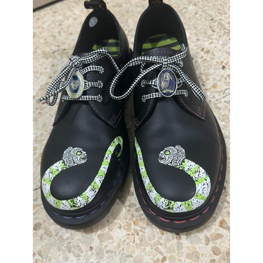 Dr. Martens x Beetlejuice Leather Shoes - Preloved Sepatu Kulit Wanita Pria Unisex