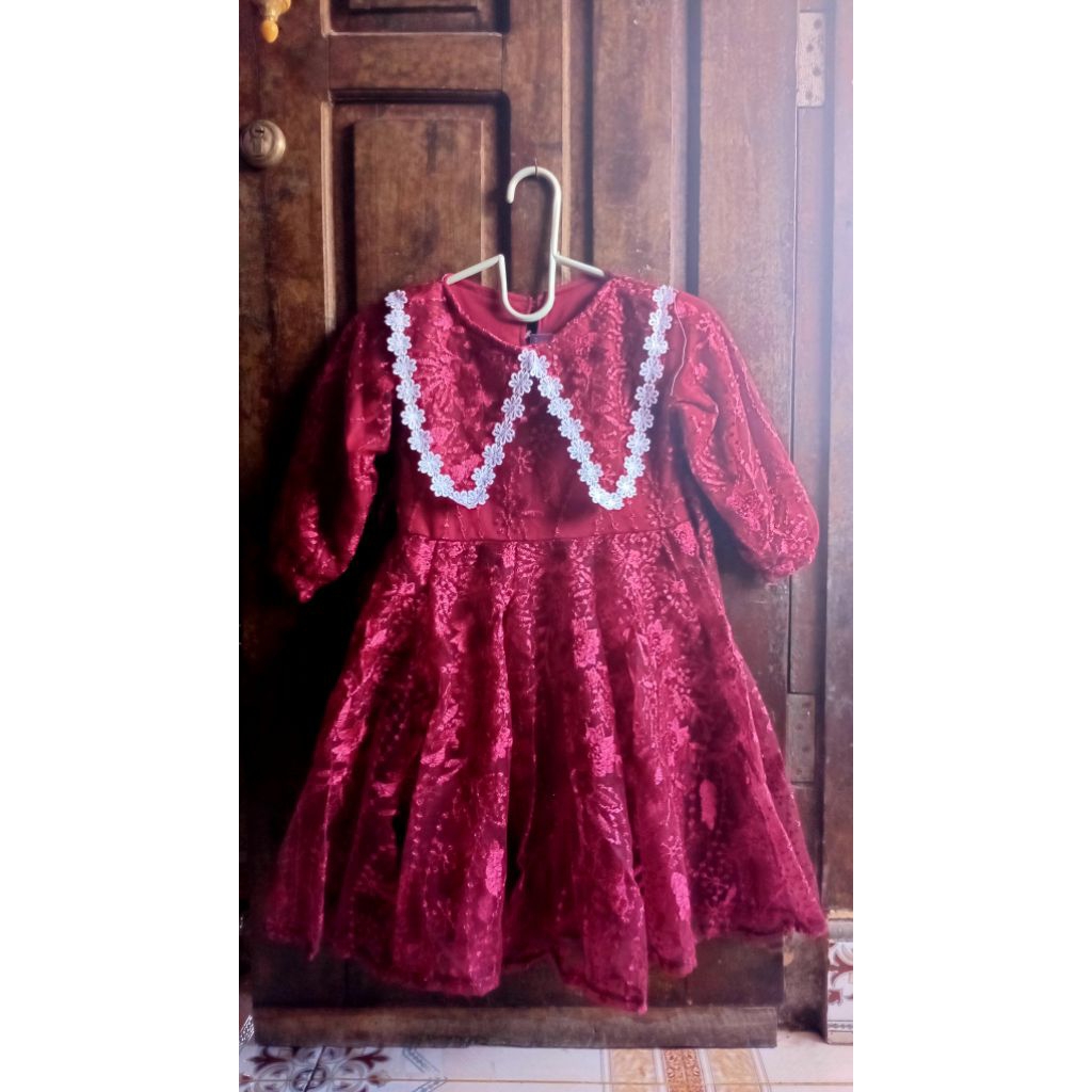 gaun brokat anak,brokat tebal,gaun anak mewah,gaun elegan