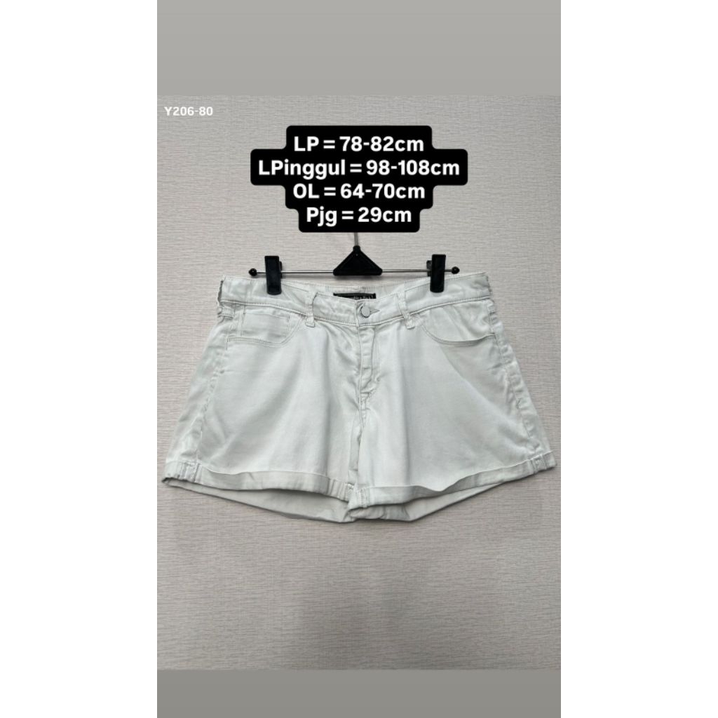 Celana Pendek Wanita ABERCROMBIE Preloved - Celana Casual Warna Putih - Ukuran L [Y206-80] Minus