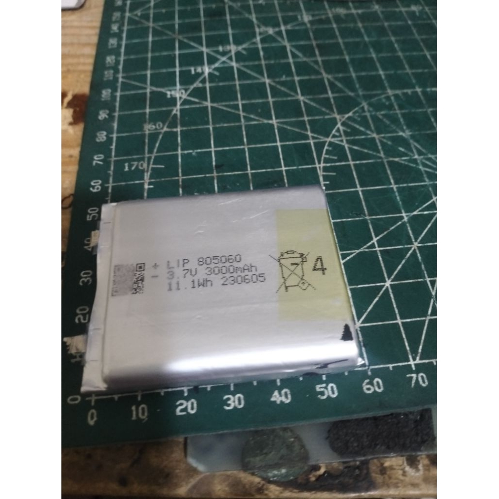 baterai lipo 3.7volt 3000mah bekas rasa baru