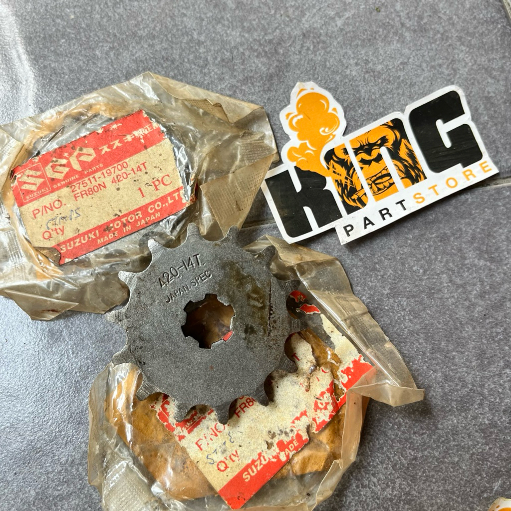 27511-19700 GEAR DEPAN GIR 420 14T SUZUKI FR70 FR75 FR80 FR80DX NOS SGP JAPAN