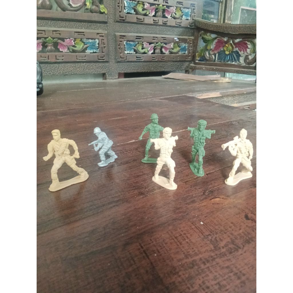mainan tentara figure