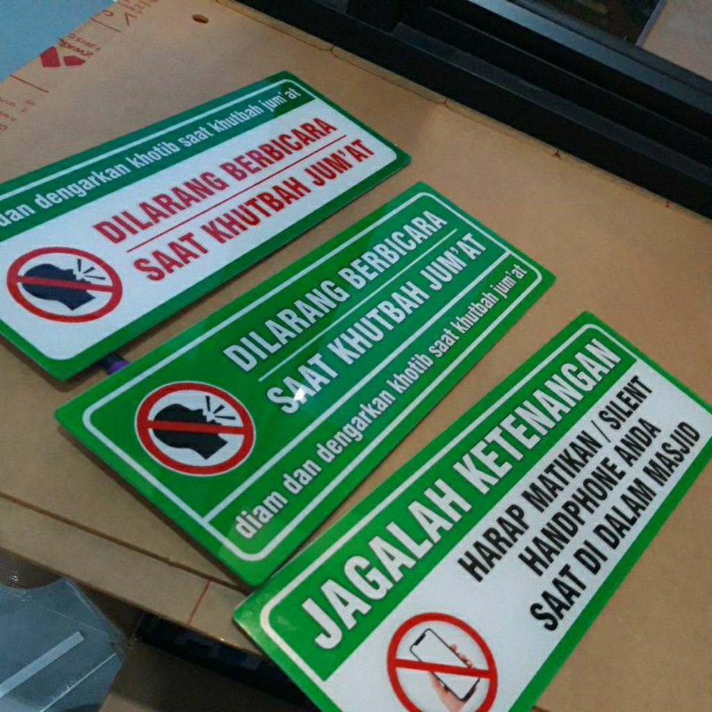 

Dilarang Berbicara Saat Khutbah Jumat