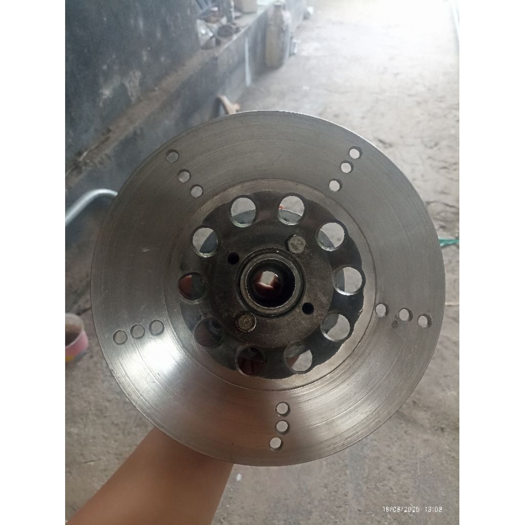 tromol depan suzuki GT 185 original