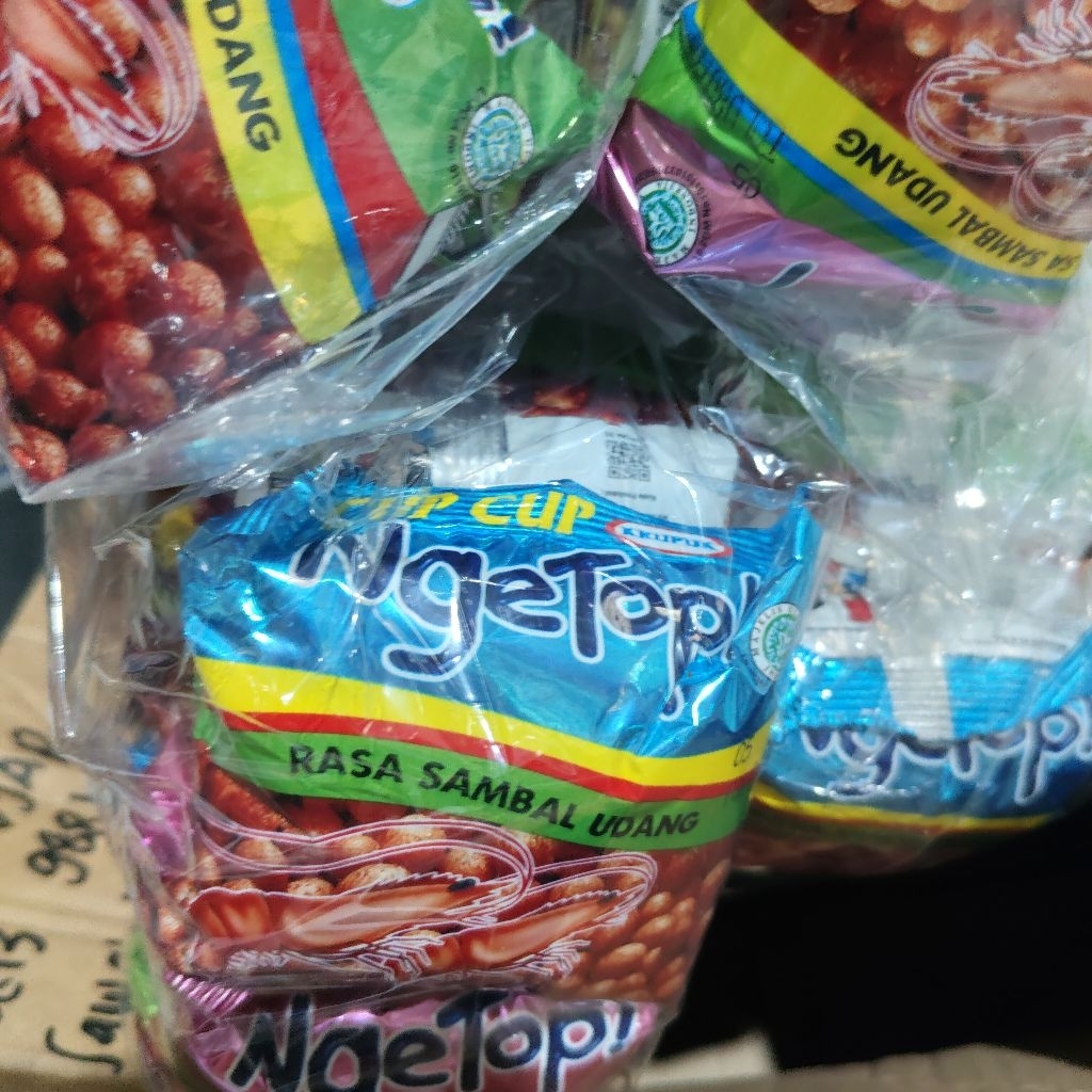 

KERUPUK PILUS CUP CUP NGETOP RASA SAMBAL UDANG CEMILAN JADUL KHAS KALIMANTAN 1 RENCENG ISI 20 dan 10