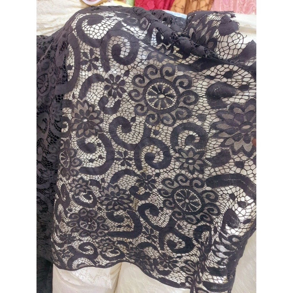 kain brokat premium - kain brokat katun prada - kain brokat katun original - brokat meteran(hitam) T