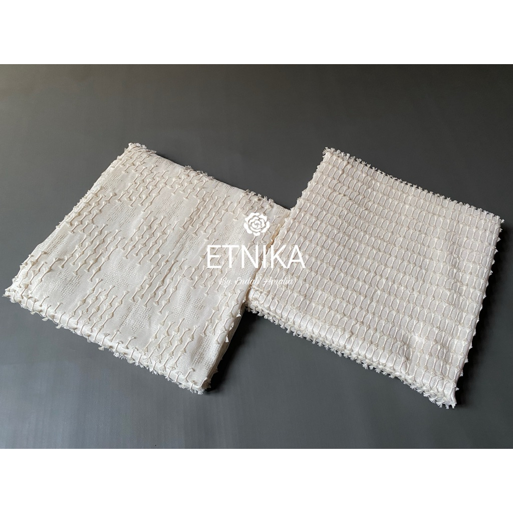 Tenun Bulu warna putih tulang kain tenun sulam bulu jepara