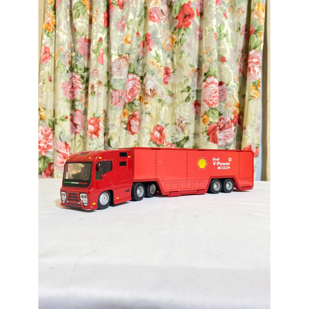 2 Diecast Burago Truck Ferrari V-Power Shell Hauler Skala 1/43