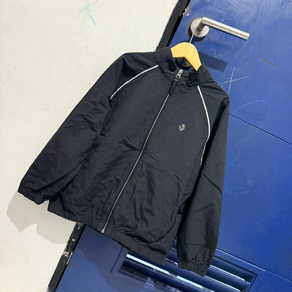 preloved jaket windbreaker anak black yak 7-8 tahun