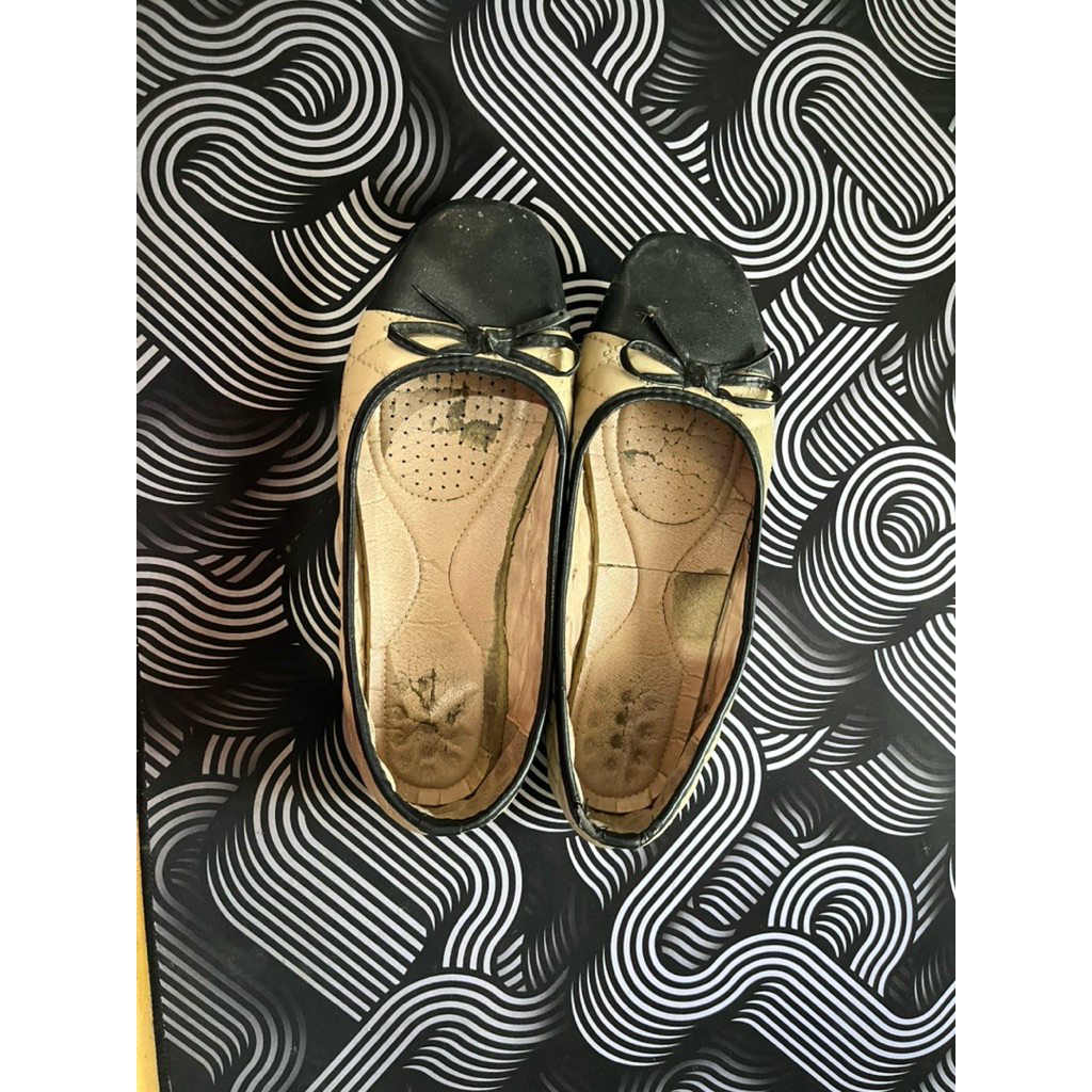 Pansus wanita hitam /krem