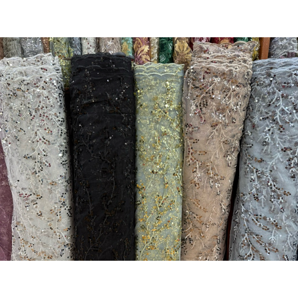 "Kain Brokat Tile Payet Premium: Mewah & Elegan untuk Gaun Pesta Impian"