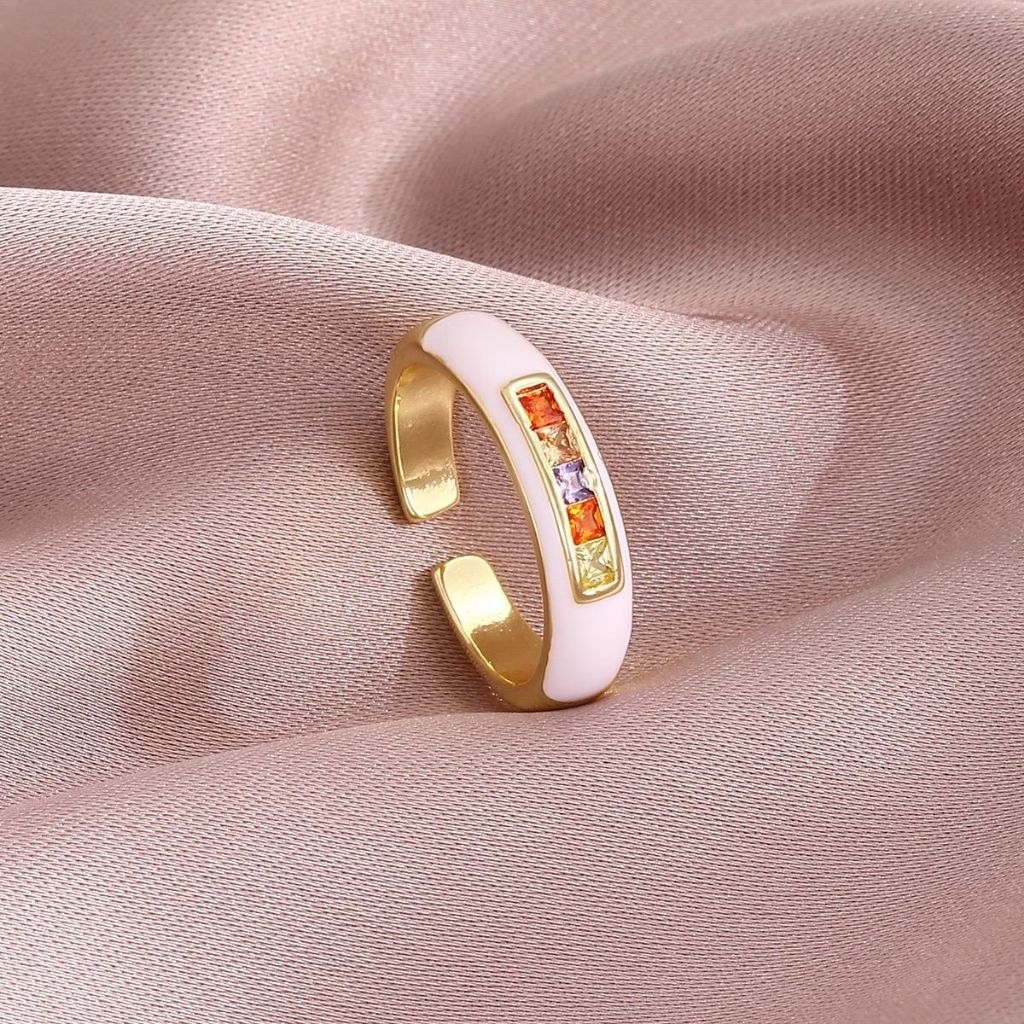 Cincin titanium putih minimalis